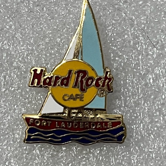 Hard Rock Cafe Pin Fort Lauderdale - Picture 2 of 4